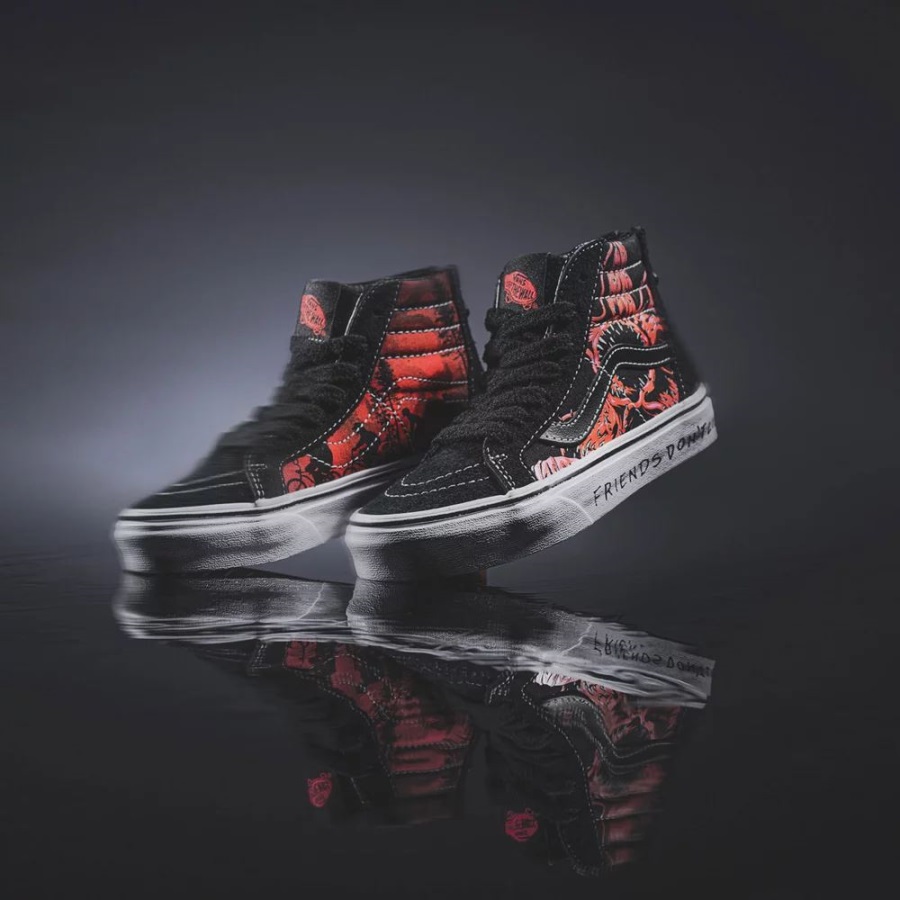 Vans X Choses étranges Sk8-hi Reissue Chaussures Noir-rouge