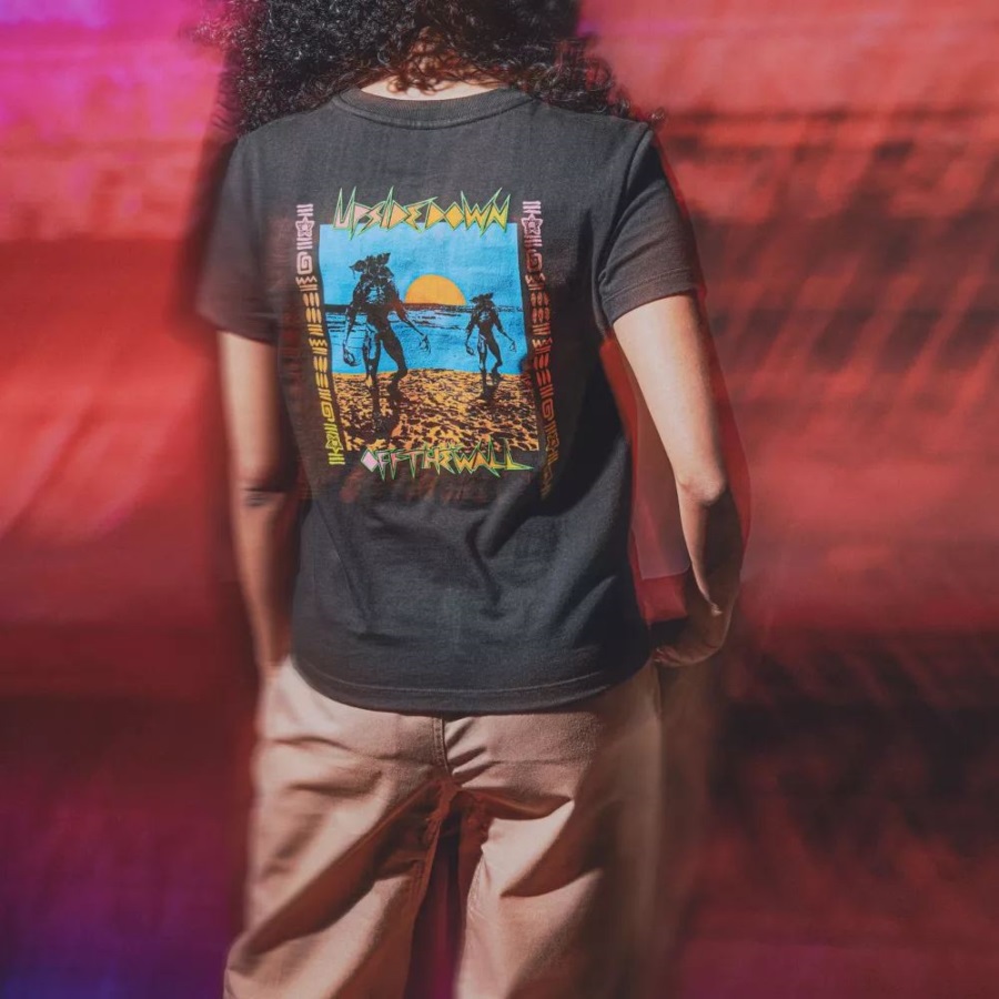 Vans X Choses étranges T-shirt Surf à L'envers Noir